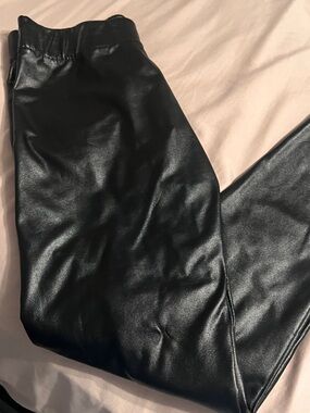 Women's Faux Leather Skinny Pants - Black